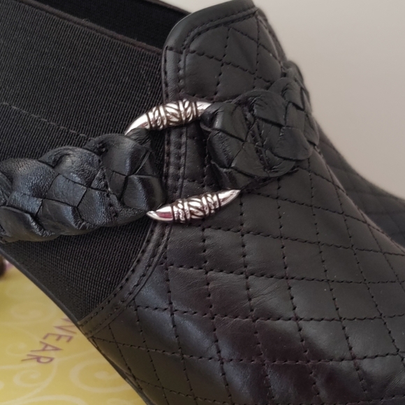 Bright Roman Booties - Picture 5 of 6